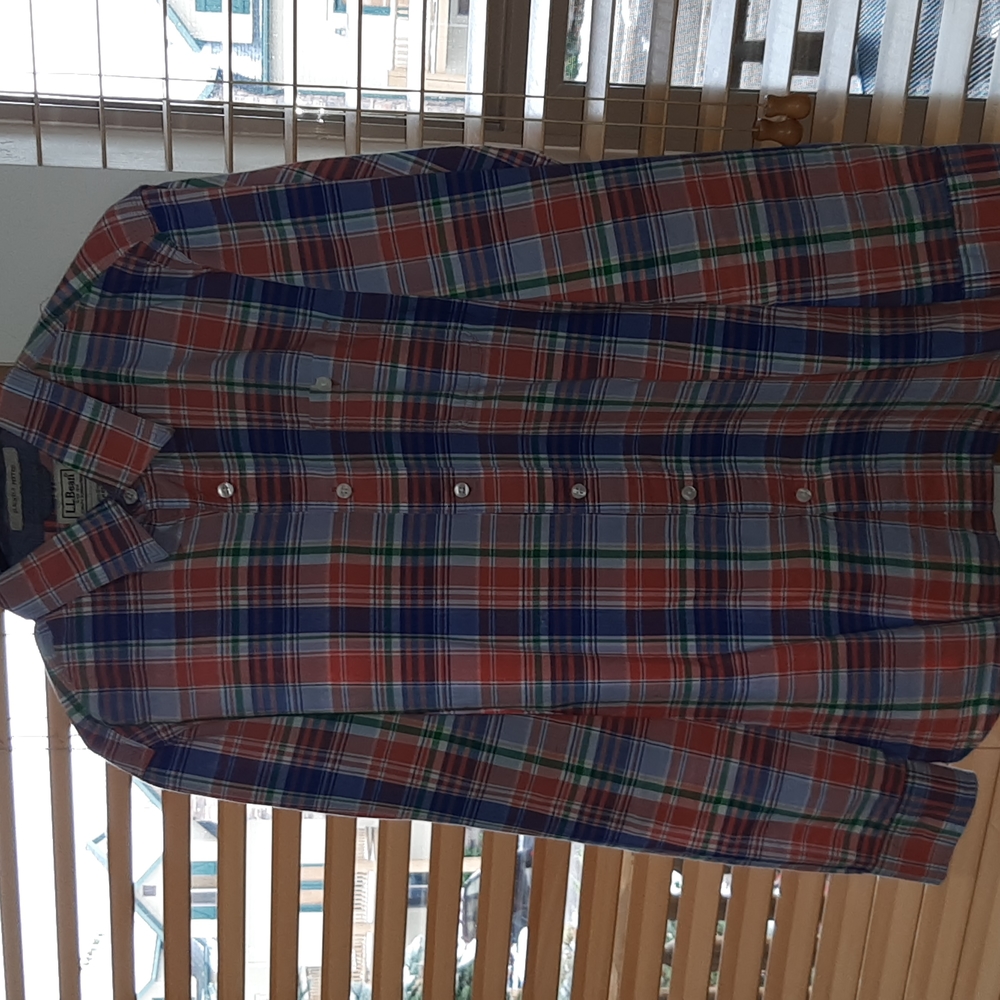 Men's LL Bean Long Sleeve Casual Button Down - size medium